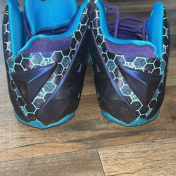 Nike Lebron XI 11 Summit Lakes Hornets Size 5.5Y - Picture 7 of 8